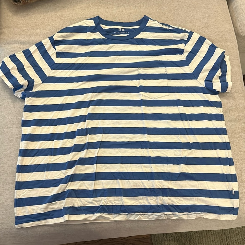 3XL BLUE AND WHITE STRIPED T SHIRT WITH POCKET